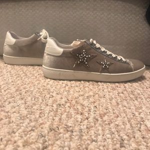Lola Cruz Star suede lace up sneakers